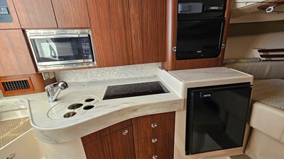 2016 Grady-White Express 330 40 