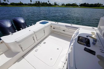 2012 Everglades 325 Center Console 11 