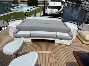 - 14 15_2007 108ft Sunseeker Predator