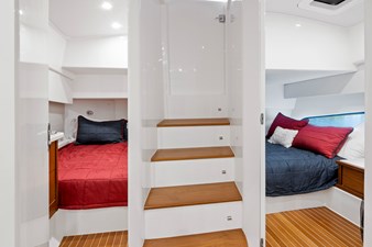 - 21 22_2020 47ft Intrepid 477 Evolution