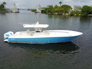 375 Center Console 0 1_2015 37ft Intrepid 375 Center Console