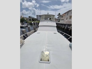 47' Viking 1999 Convertible 9 