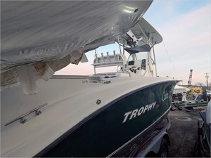 25' Trophy 2004 2503 7 