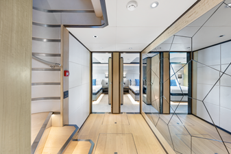 M/Y LEGACY 22 Lower Deck - Guest Foyer