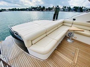 ESSENCE 39 40_2010 60ft Sunseeker Predator ESSENCE