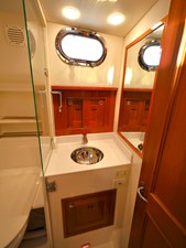 REMEDY 32 Guest Head Vanity 