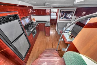 Sea Ray 500 Sundancer 9 Sea Ray Sundancer 500 _ Interior-1