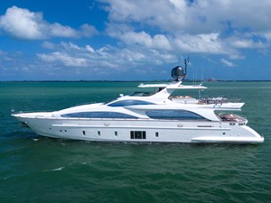 Azimut Grande 105 13 105' Azimut _ Drone-24