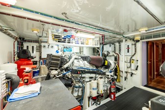 Outrageous  112 Hatteras 80