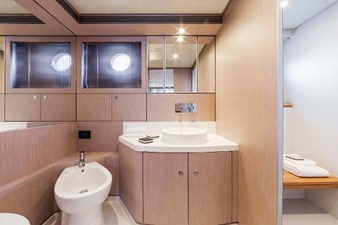 - 18 19_2016 63ft Riva 63 Virtus