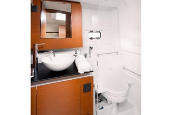 BLUE MARLIN 9 BATHROOM 