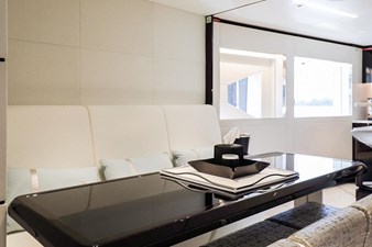 120' Majesty 2025 30 