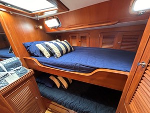 ACADIA 43 Port Guest Cabin