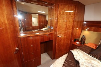- 20 58-2004-Riviera-Enclosed-Flybridge-20
