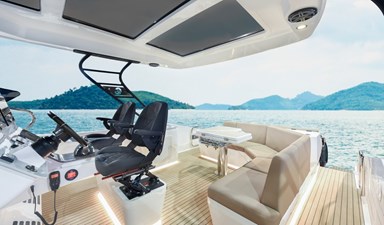 ORYX 379 5 Oryx 379 Aft seating