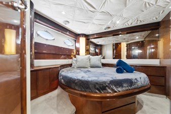 - 18 18_2002 65ft Princess V65 SEANORITA