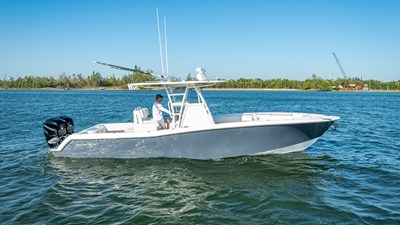  33 Open Fisherman 0 profile1080