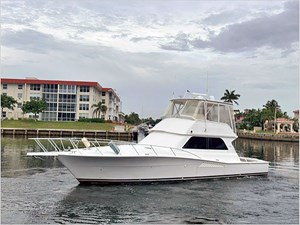 47' Viking 1999 Convertible 3 