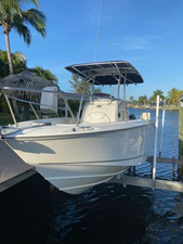 2007 Boston Whaler 240 Outrage 6 7