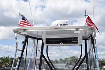 RAMPAGE 8 Hardtop with burgee masts