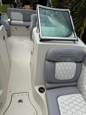 Sea Ray 220 Sundeck 10 WhatsApp Image 2025-02-28 at 8.28.17 AM