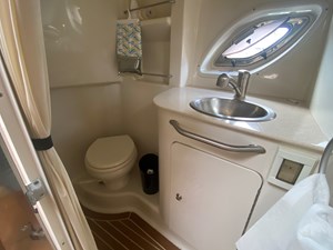 2009 SEA RAY 310 SUNDANCER  22 24-HEAD COMPARTMENT