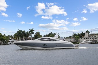 Her Way 0 1_2006 82ft Sunseeker Predator HER WAY