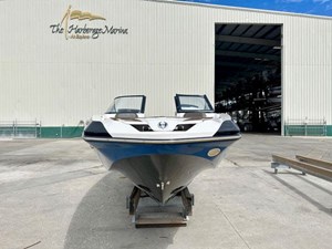 2019 Scarab 255 ID Open 24 25