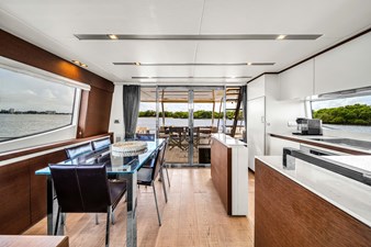 2015 Prestige 750 36 