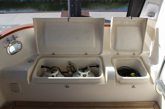 RED OCTOBER 71 Under bench stowage