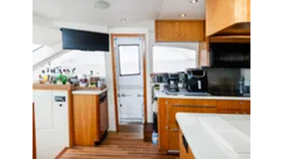 2007 Hatteras 64 Motor Yacht  27 