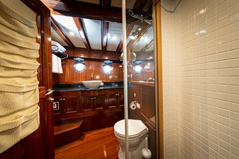 36 M COMMERCIAL GULET 18 Queen of Datca Aft Master Bathroom 02