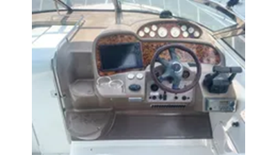 2005 Regal 3560 Commodor 10 