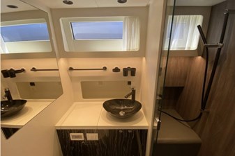 Canados Gladiator 493 28 CANADOS GLADIATOR 493 OUTBOARD_20