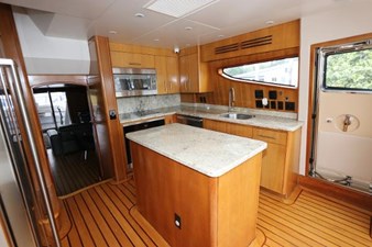 - 19 20_2006 80ft Hatteras 80 Motor Yacht