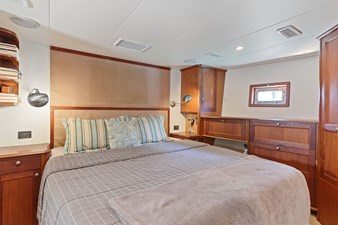 Raven 20 21_2004 57ft Northern Marine 5700 Expedition RAVEN