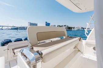 Boston Whaler 420 Outrage 40 