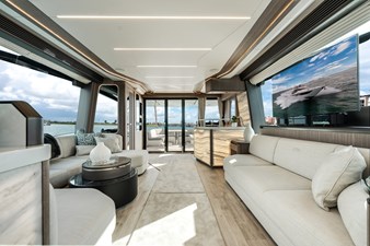 Yacht 25 Salon