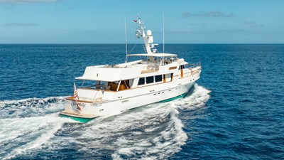 SERENITY 45 Starboard Aft Profile