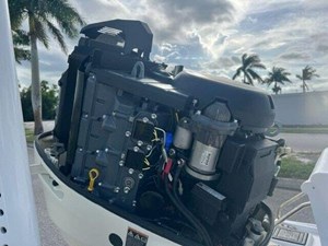 2021 Sea Pro 248 Bay 35 36