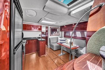 Sea Ray 500 Sundancer 10 Sea Ray Sundancer 500 _ Interior-2