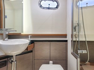 - 24 25_2022 48ft Tiara 48 LS