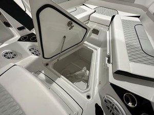 2024 Blackfin 302CC 41 