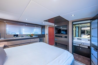 2017 Cruisers Yachts 60 Cantius 55 