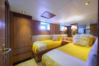THANKS BUDS 15 Port Side Guest Cabin  