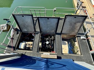 77 Sumerset 14 x 58 Aluminum Hull with Catwalks 87 