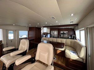 Lucky Again 22 38 Pilothouse