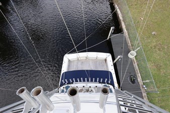 - 36 58-2004-Riviera-Enclosed-Flybridge-36