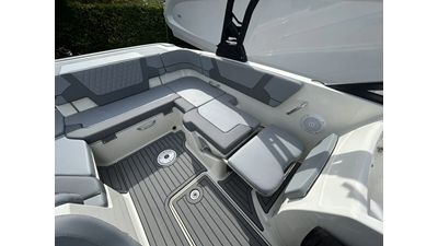BAYLINER VR6 OB 8 