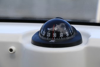 JEANNEAU MF 795 13 11-Compass